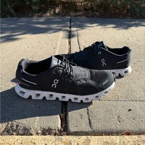 Women’s On Cloud (size 9.5)